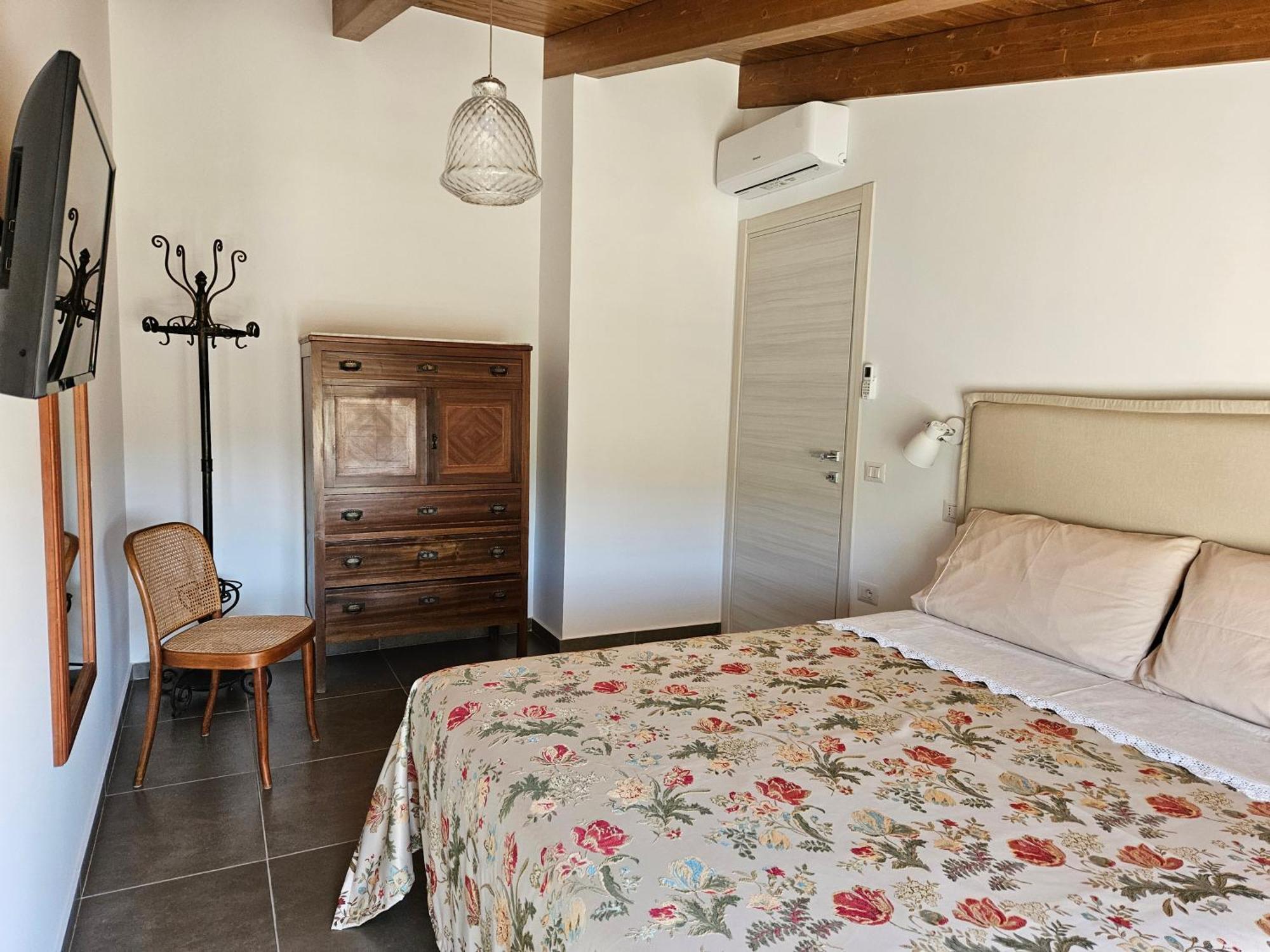 Le Bisceglie Guest House Albanella ภายนอก รูปภาพ